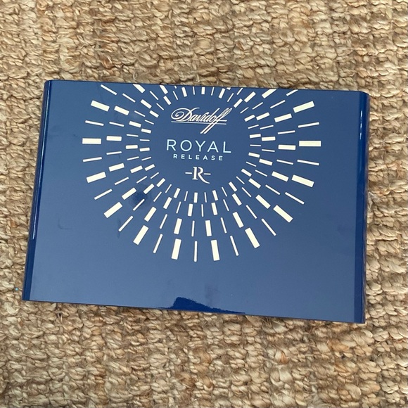 Davidoff Royal Release Blue Empty Wooden Cigar Box Limited Edition - Picture 2 of 9